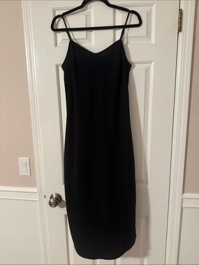 Cozy Black Midi Slip Dress with Spaghetti Straps